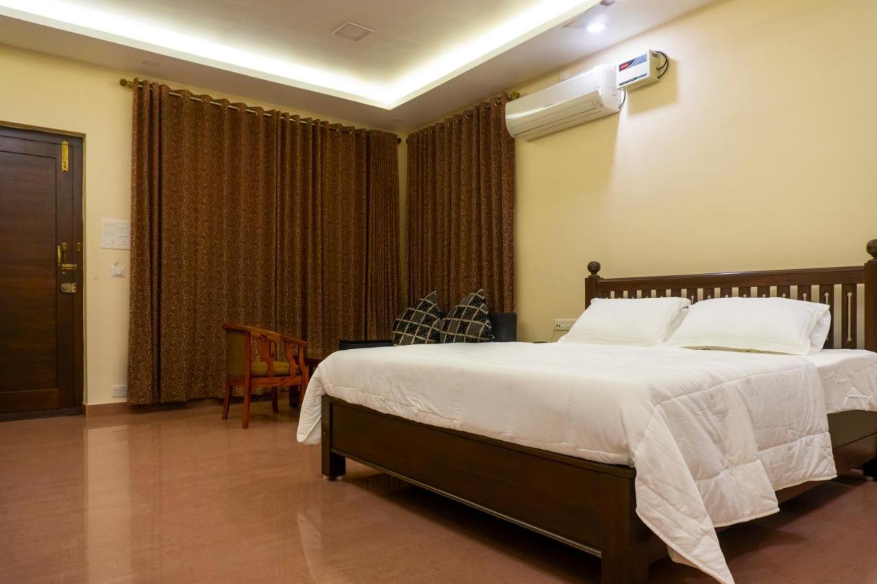 Pranaav Beach Resort Puducherry Buitenkant foto